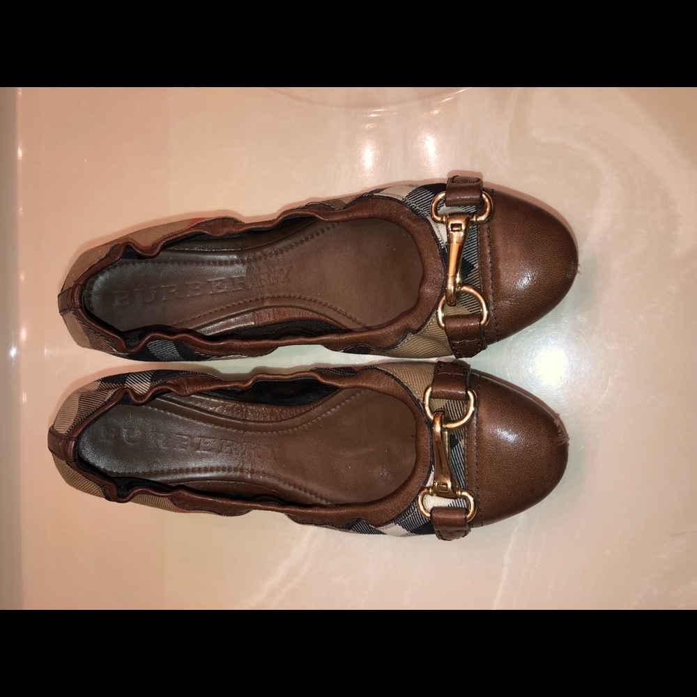 Authentic Burberry flats - Picture 5 of 6